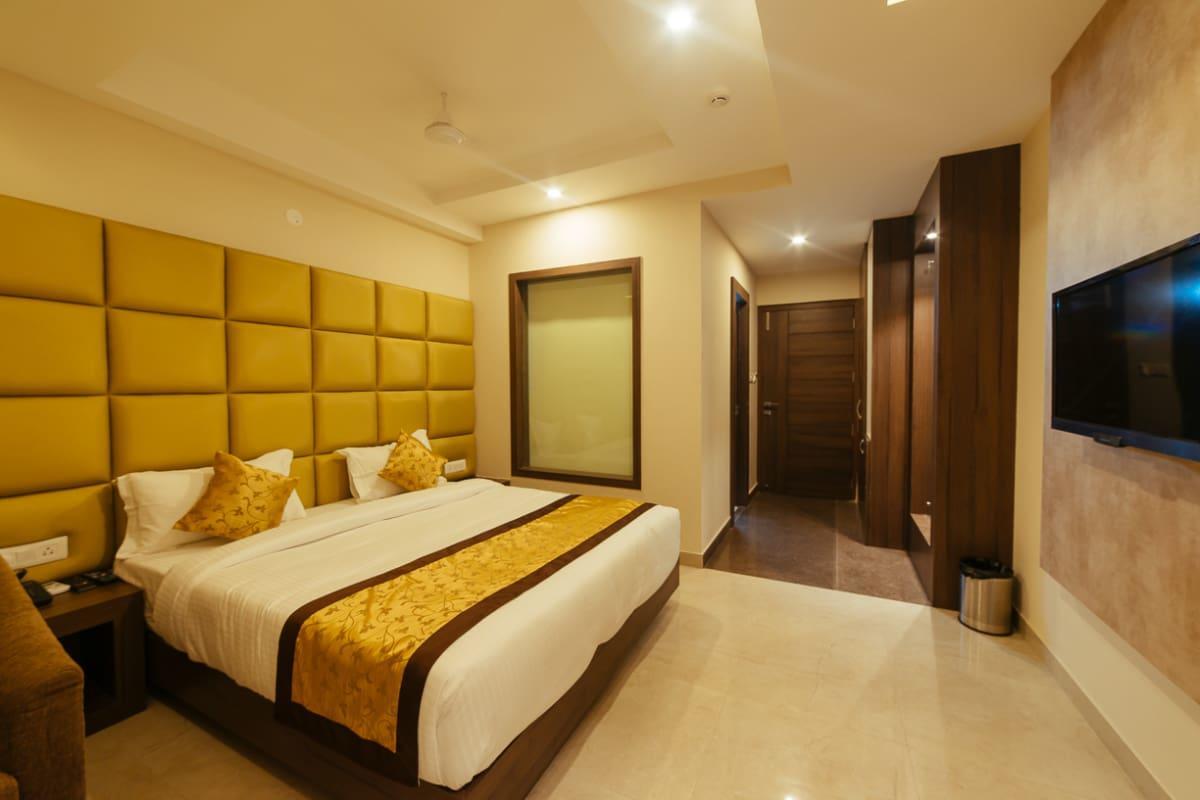 Radical Palace Hotel And Restaurant Lucknow Exterior foto