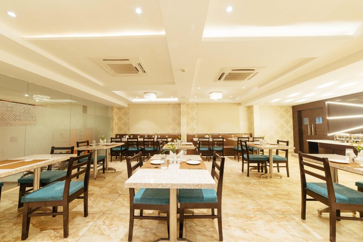 Radical Palace Hotel And Restaurant Lucknow Exterior foto